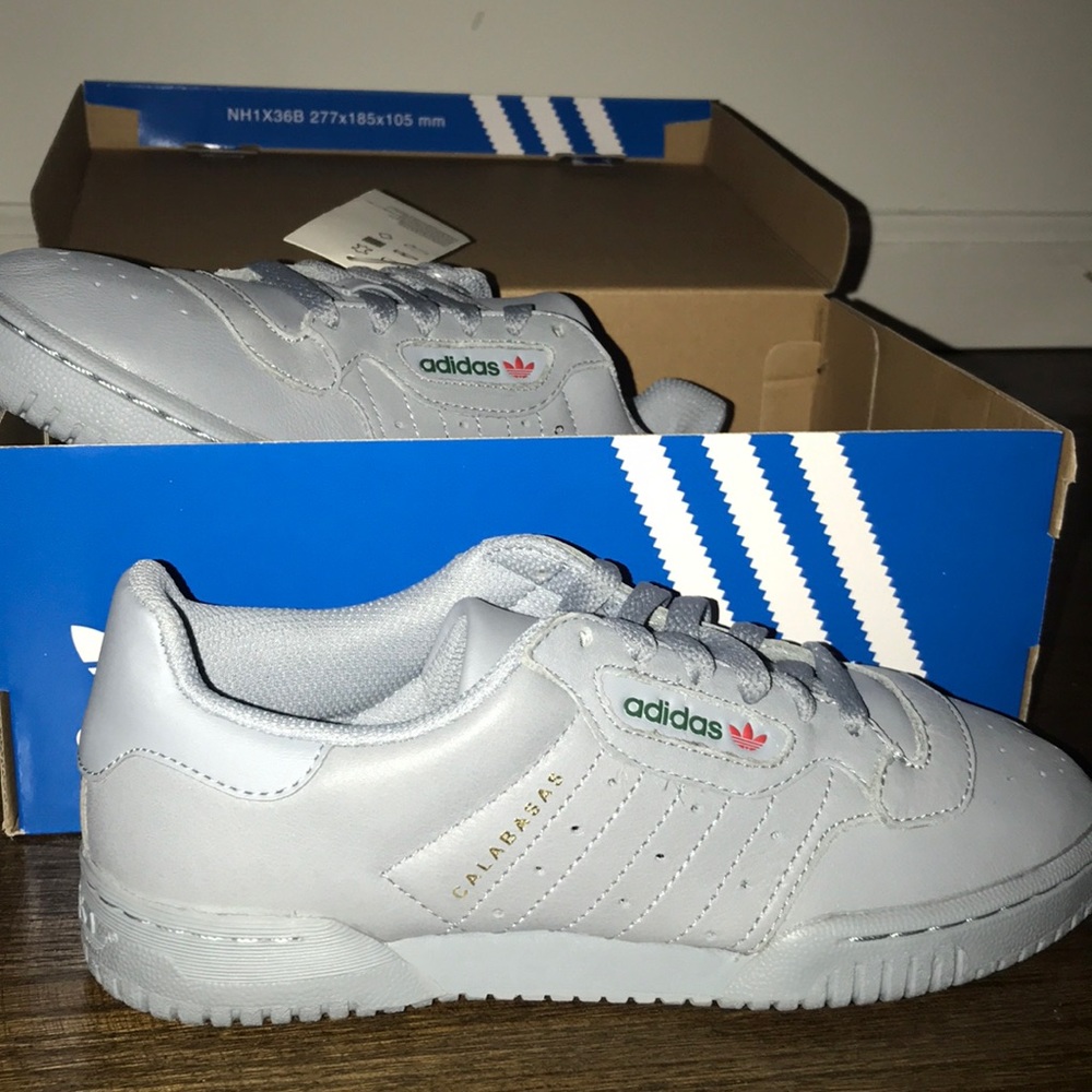 YEEZY POWERPHASE GREY